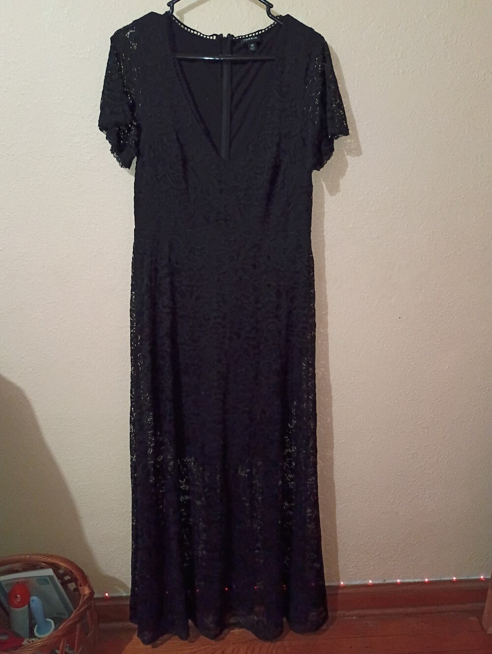 TORRID SIZE 10  Black Lace V-Neck Short Sleeve Maxi Dress